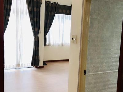 Cho thuê pjongf khép kín chính chủ t2 9818