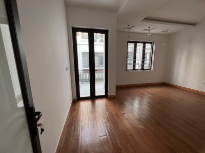Bán nhà Lô Góc Mặt Ngõ 654 Thiên Lôi 4