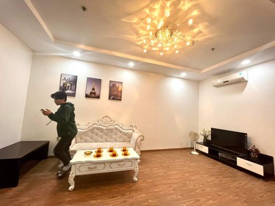 Cho thuê pjongf khép kín chính chủ t2 9206