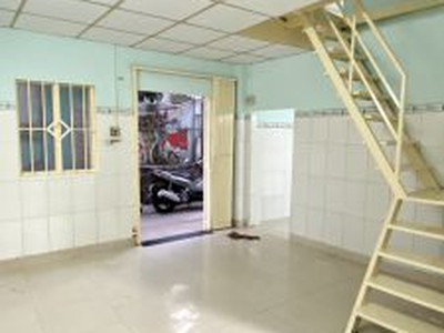 Cho thuê pjongf khép kín chính chủ t2 9806