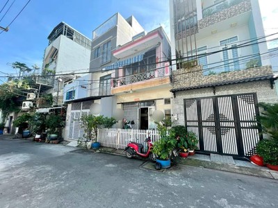 Cho thuê pjongf khép kín chính chủ t2 9954