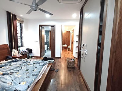 Cần người phụ bán đồ uống tại cửa hàng 493