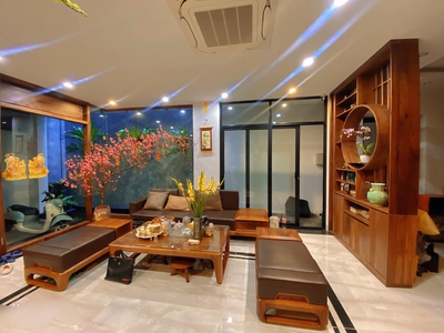 Cần người phụ bán đồ uống tại cửa hàng 476