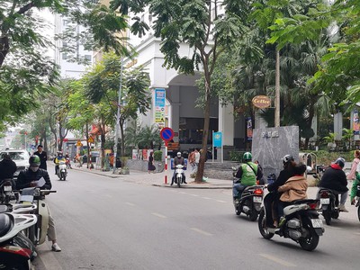 Cần người phụ bán đồ uống tại cửa hàng 468