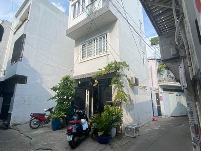 Cho thuê pjongf khép kín chính chủ t2 9999