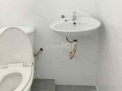 Cho thuê pjongf khép kín chính chủ t2 10319
