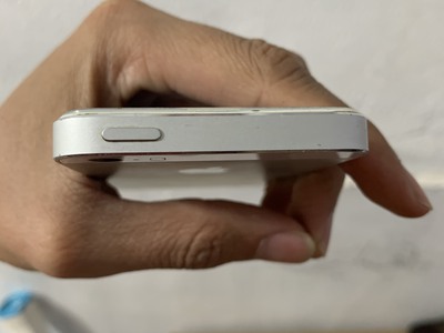 Bán Iphone 5s Silver 16gb QT VN/A, còn vân tay và hộp, còn cả seal hộp, và tai nghe theo máy. 8
