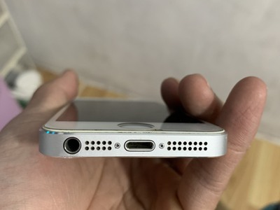 Bán Iphone 5s Silver 16gb QT VN/A, còn vân tay và hộp, còn cả seal hộp, và tai nghe theo máy. 6