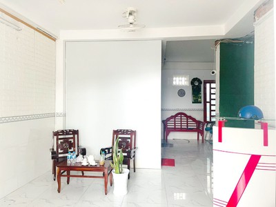 Cần người phụ bán đồ uống tại cửa hàng 1771