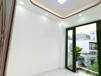 Cần người phụ bán đồ uống tại cửa hàng 1445