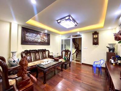 Cần người phụ bán đồ uống tại cửa hàng 1537