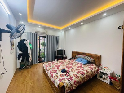 Cần người phụ bán đồ uống tại cửa hàng 2063