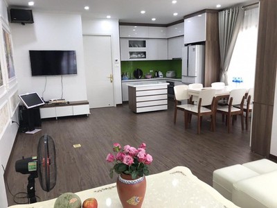 Cần người phụ bán đồ uống tại cửa hàng 1610