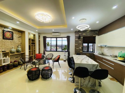 Cần người phụ bán đồ uống tại cửa hàng 813