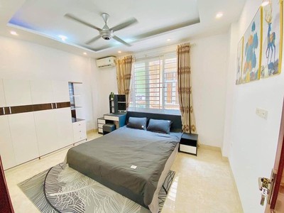 Cần người phụ bán đồ uống tại cửa hàng 1853