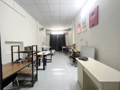 Cần người phụ bán đồ uống tại cửa hàng 1462