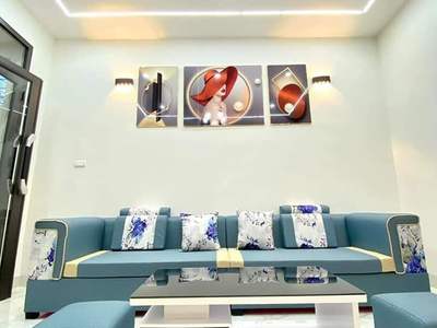 Cần người phụ bán đồ uống tại cửa hàng 1247