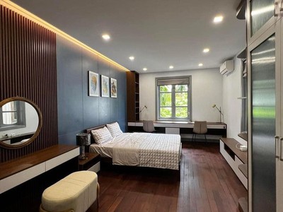 Cần người phụ bán đồ uống tại cửa hàng 1753