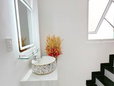 Cần người phụ bán đồ uống tại cửa hàng 1447