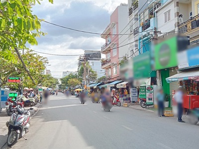 Cần người phụ bán đồ uống tại cửa hàng 1802