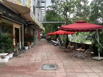 Cần người phụ bán đồ uống tại cửa hàng 709