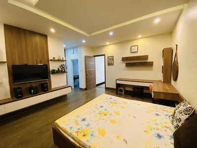 Cần người phụ bán đồ uống tại cửa hàng 811