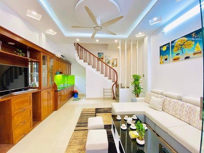 Cần người phụ bán đồ uống tại cửa hàng 1854