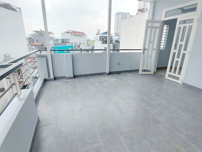 Cần người phụ bán đồ uống tại cửa hàng 1000