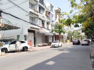 Cần người phụ bán đồ uống tại cửa hàng 1532