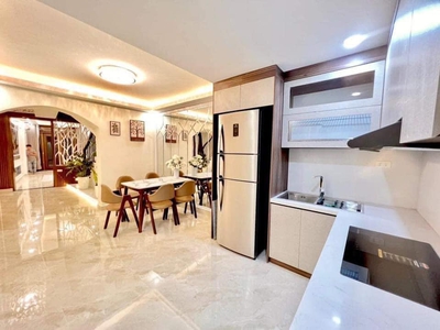 Cần người phụ bán đồ uống tại cửa hàng 1252