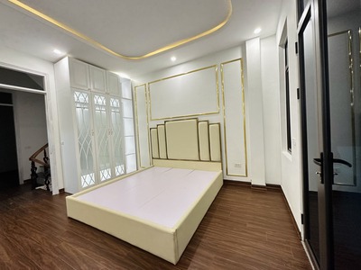 Cần người phụ bán đồ uống tại cửa hàng 1174