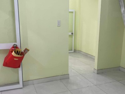 Cần người phụ bán đồ uống tại cửa hàng 549