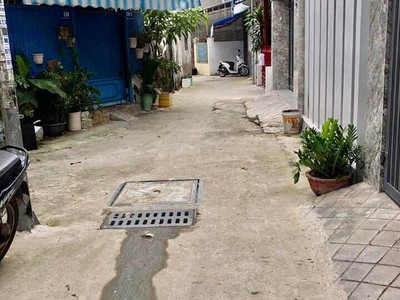 Cần người phụ bán đồ uống tại cửa hàng 1746