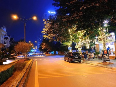 Cần người phụ bán đồ uống tại cửa hàng 1706