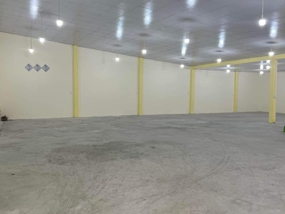 Cần người phụ bán đồ uống tại cửa hàng 547