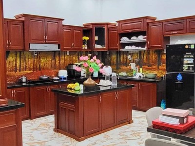 Cần người phụ bán đồ uống tại cửa hàng 2059