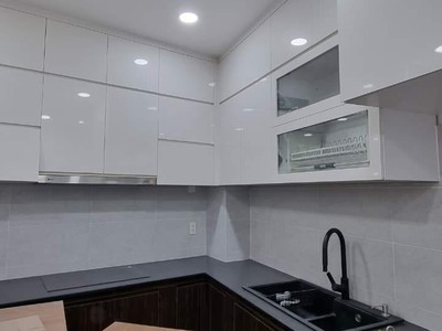 Cần người phụ bán đồ uống tại cửa hàng 2096