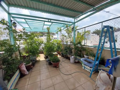 Cần người phụ bán đồ uống tại cửa hàng 568