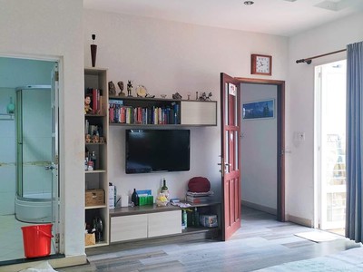Cần người phụ bán đồ uống tại cửa hàng 544