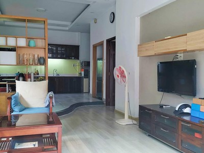Cần người phụ bán đồ uống tại cửa hàng 542