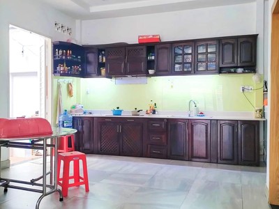 Cần người phụ bán đồ uống tại cửa hàng 543