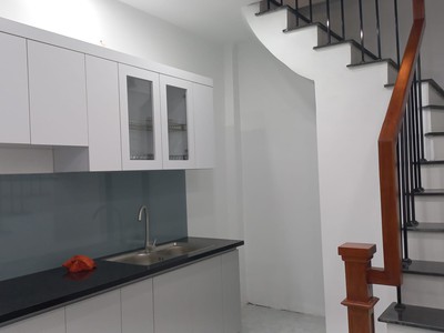 Cần người phụ bán đồ uống tại cửa hàng 830