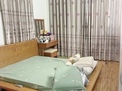 Cần người phụ bán đồ uống tại cửa hàng 1690