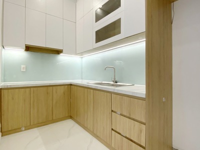 Cần người phụ bán đồ uống tại cửa hàng 1013