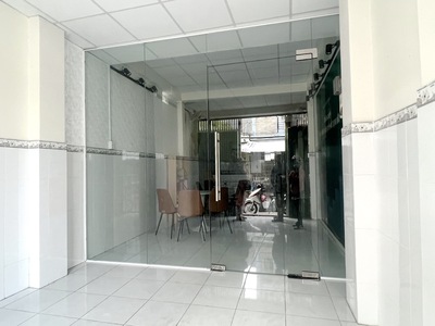 Cần người phụ bán đồ uống tại cửa hàng 1506