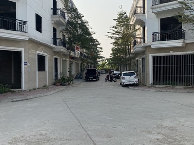 Bán nhà lk sát thanh hà cienco 5, 68m2x4t, mt4.5m, ô thang máy nhỉnh 5 tỷ 1