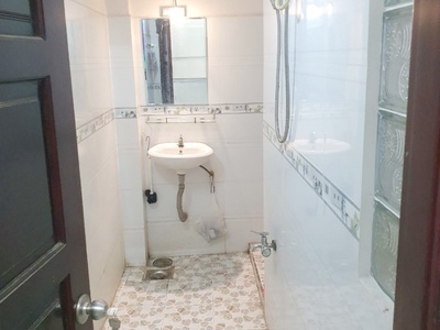 Cần người phụ bán đồ uống tại cửa hàng 1433