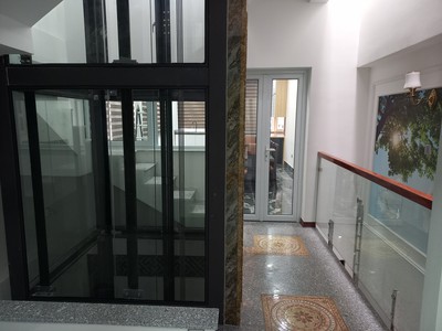 Cần người phụ bán đồ uống tại cửa hàng 683