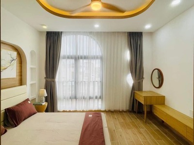 Cần người phụ bán đồ uống tại cửa hàng 763