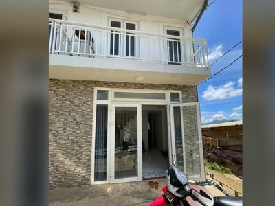 Cần người phụ bán đồ uống tại cửa hàng 1814